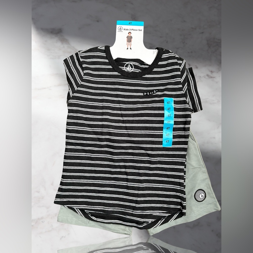 Volcom Black and White Striped Kids T-Shirt and Gray Shorts Set Size 4T.